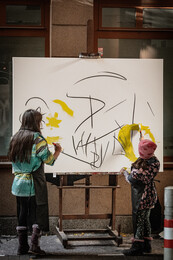 während des Malprozesses © A Downstairs Affair